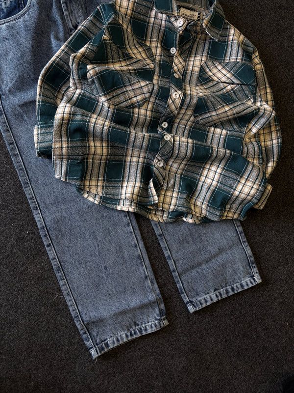 BAGGY CHECK SHIRT + STRAIGHT FIT