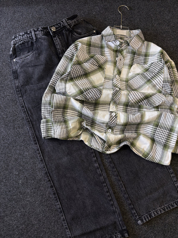 BAGGY CHECK SHIRT + STRAIGHT FIT